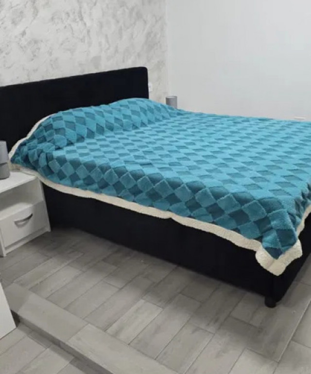 300 euro! Garsoniera, parter, bld Poitiers langa Siraj