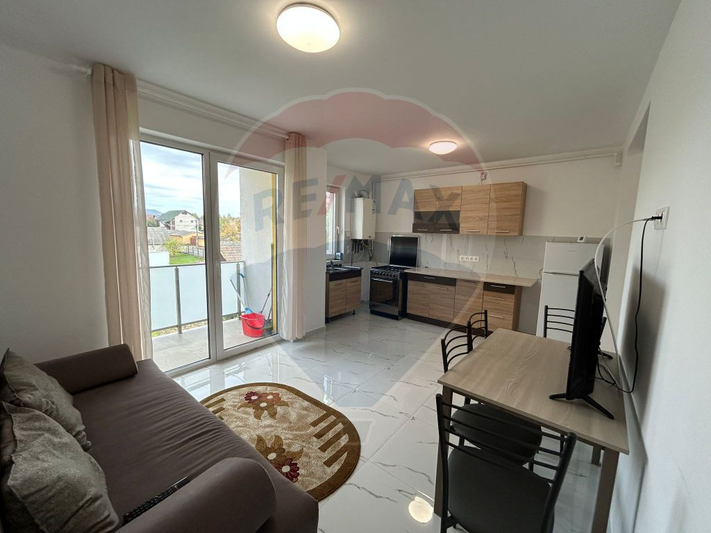 De închiriat: apartament elegant într-un bloc nou, zon?...