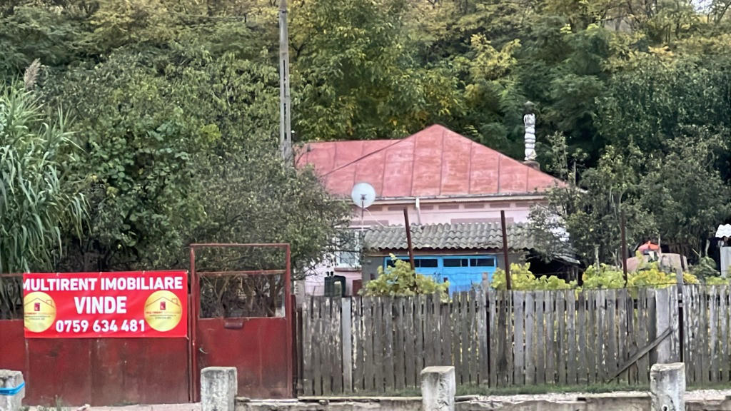 De vanzare teren 4.429 mp cu casa de in Malcoci!