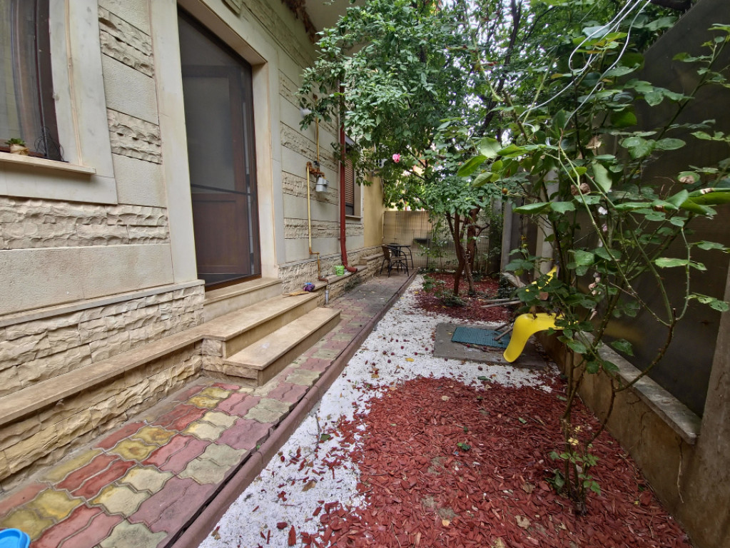 Apartament 2 camere cu curte Bld. Mamaia Trandafirul termen