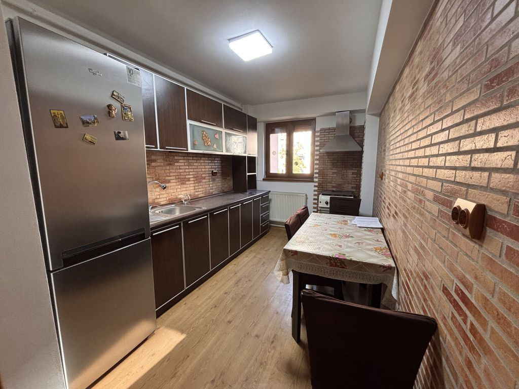 Apartament 3 camere – Bd. Dunarea, etaj 3, decomandat, ...