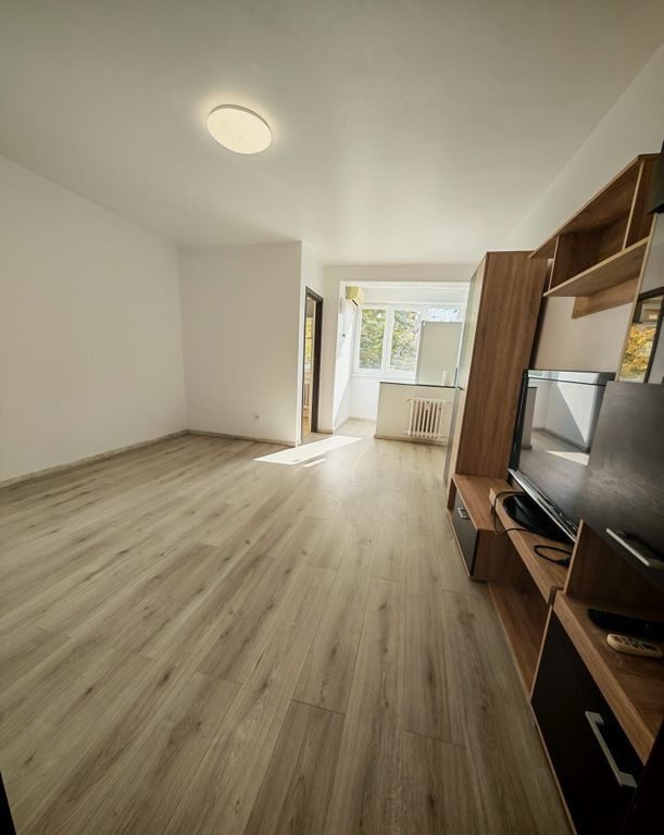 Garsoniera Mobilata – Sector 4 – 30 mp – Etaj inter...