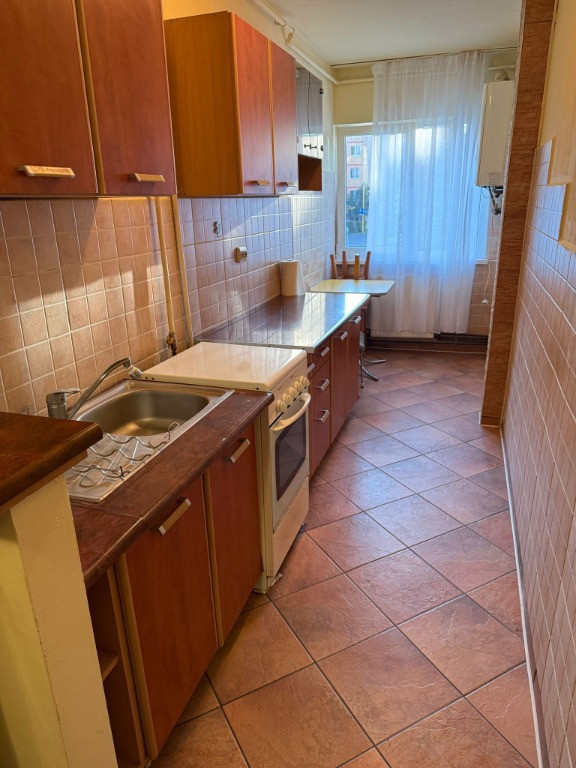 Garsoniera mobilata etajul 1 zona Calea Bucuresti ,libera.