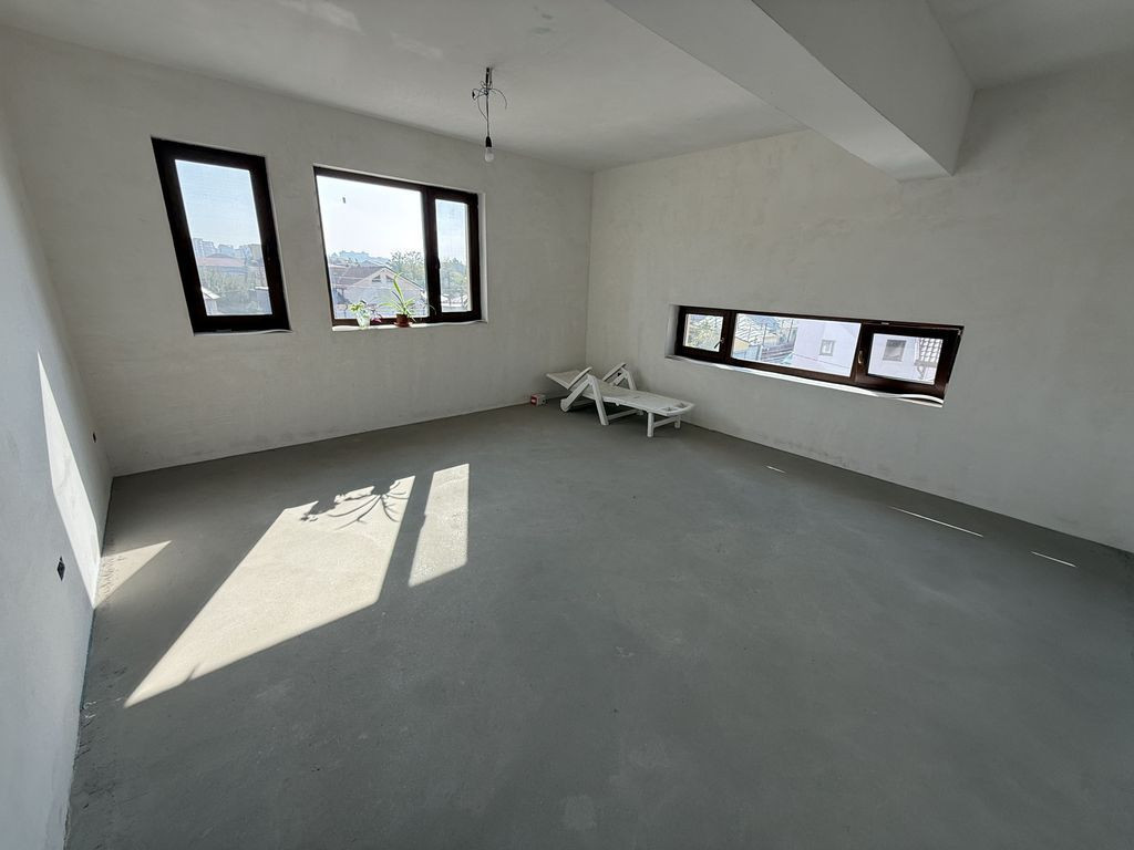 Apartament 3 camere zona Dacia