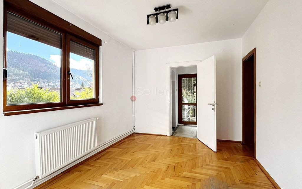 Zona Ultracentrala | Suprafata Generoasa