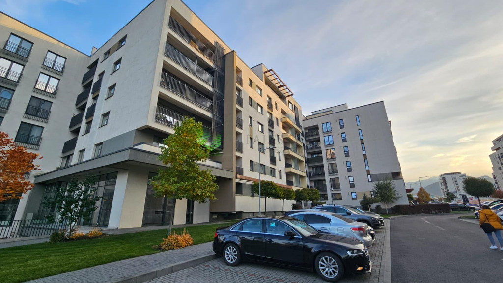 Apartament 2 camere Kasper Coresi,mobilat-utilat,loc parcare