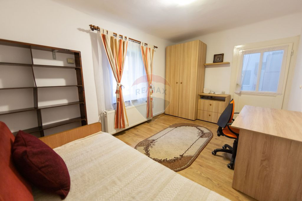 Casă individuală renovată în zona centrului vechi –...