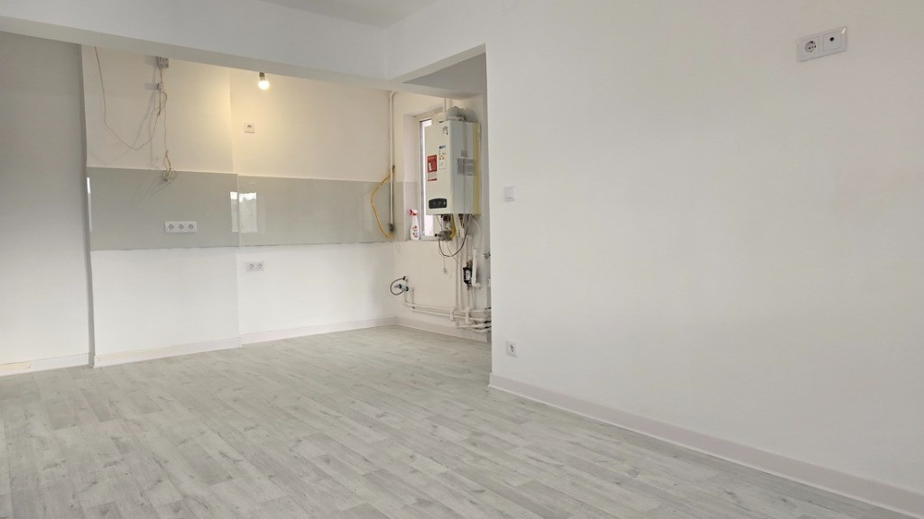 Apartament 3 camere in Deva, zona Dacia-Liceul Auto