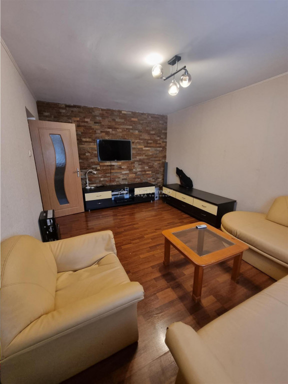 Apartament 4 camere et 1 str Bucuresti zona 700