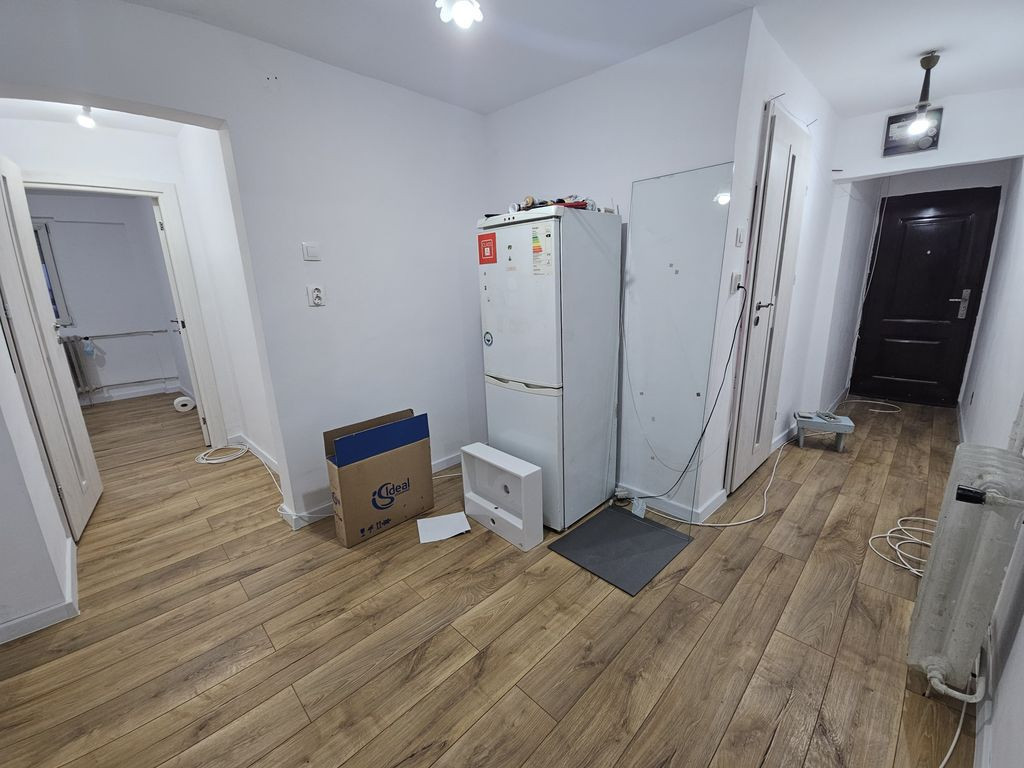 Apartament 2 camere decomandat Bd. 1 Decembrie 1918