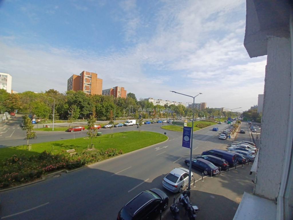 Apartament 4 camere - Drumul Taberei / Favorit