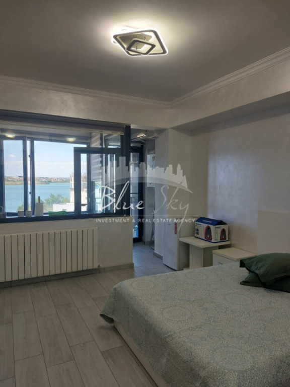 Studio modern cu vedere la lac- 3 min de Campusul Universita