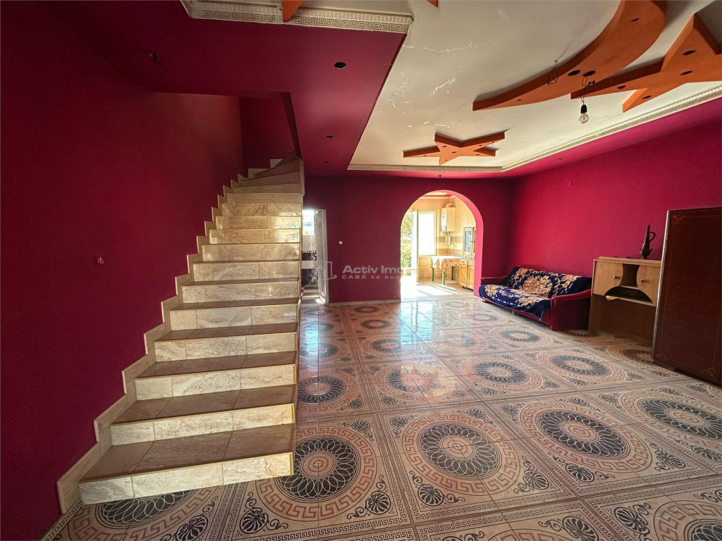 REPREZENARE EXCLUSIVA - Casa P E , constructie noua, garaj s