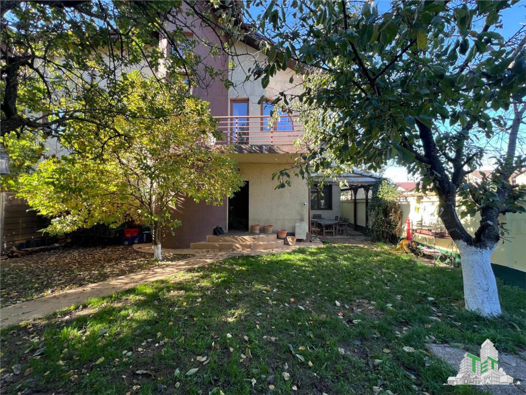 Vila individuala cuplata 6 camere P E M, cu incalzire pe cen