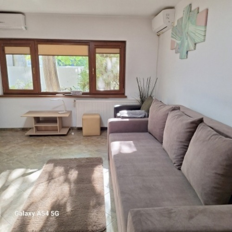 Inchiriez garsoniera decomandata, 40mp, Piata Alba Iulia, 340euro