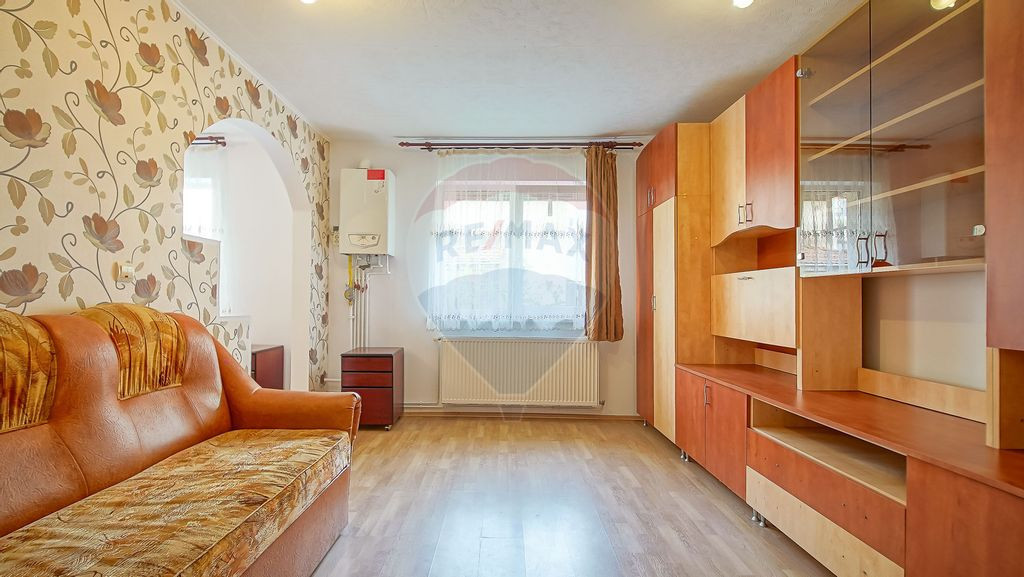 Apartament 2 camere renovat, central, Zona ISR, Râșnov