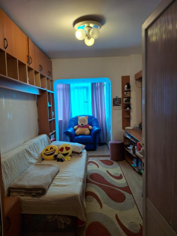 Apartament 3 camere decomandat, et. 3 cu lift, Pacurari