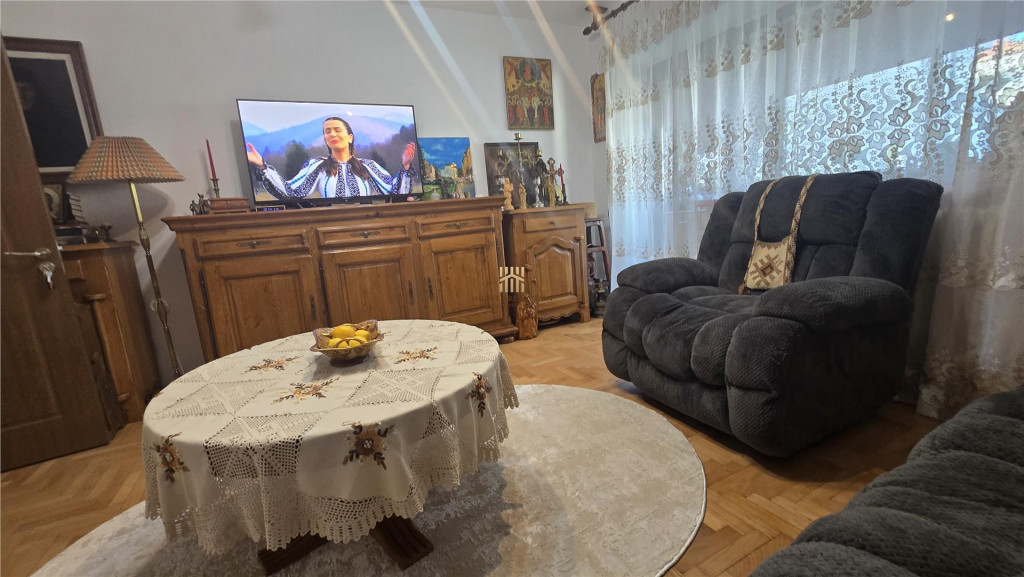 Apartament 4 camere – bloc Belvedere! Suceava! De ! 072...