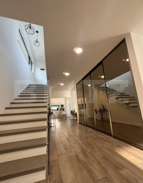 Vilă modernă „la cheie” în cartier privat, finisaje p