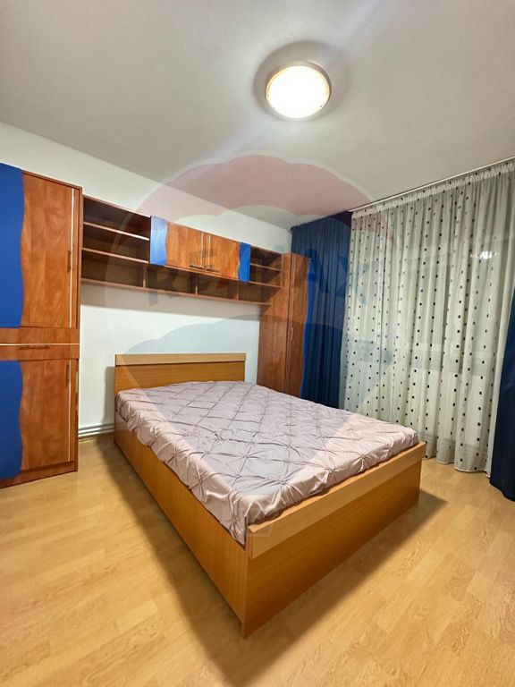Apartament de închiriat - Valea Roșie