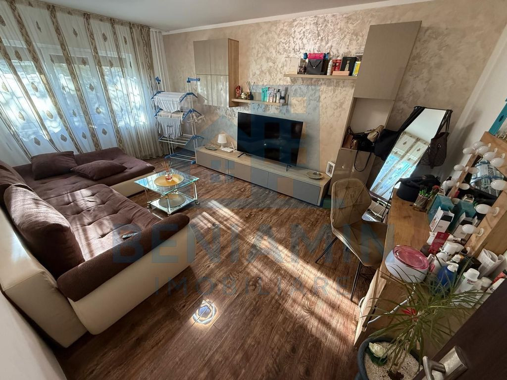 2 Decomandate-Etaj 1-Bloc 1980-Mobilat-Utilat-Renovat-Cor...