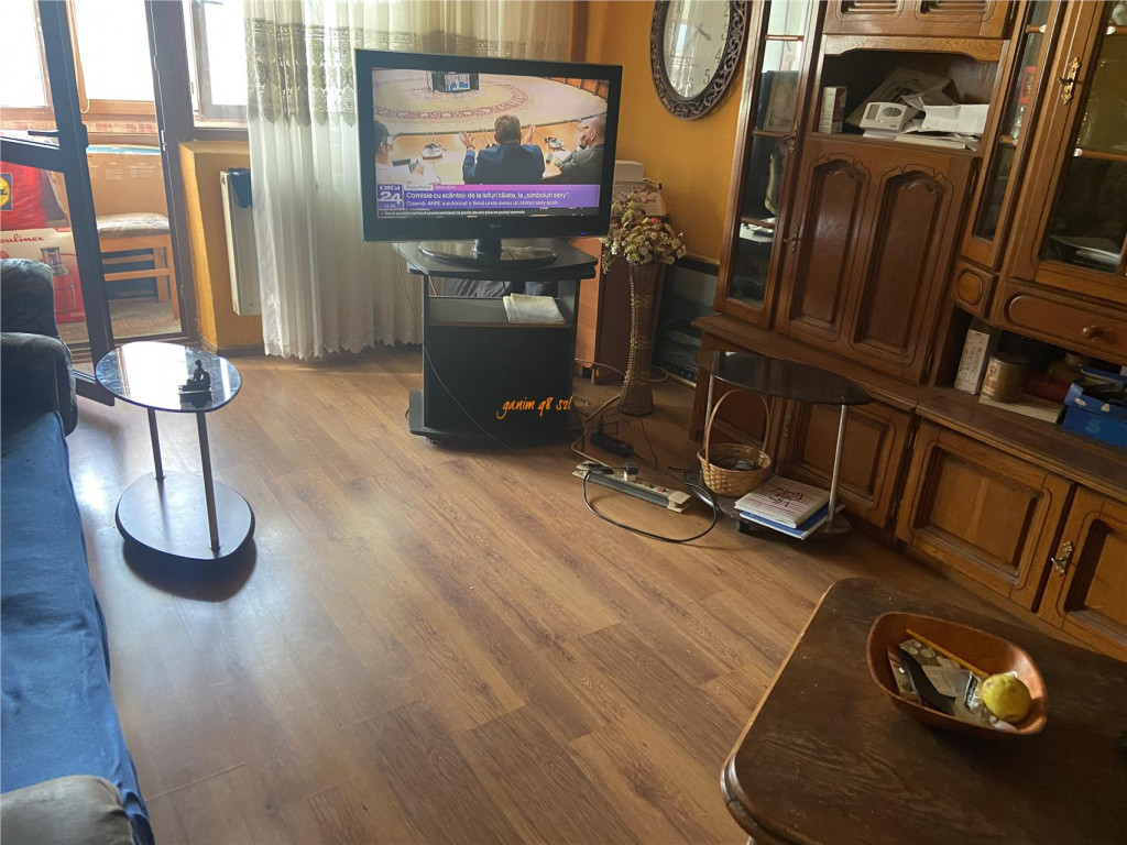 Apartament 4 camere , zona ultacentrala - Primaria Focsani ,