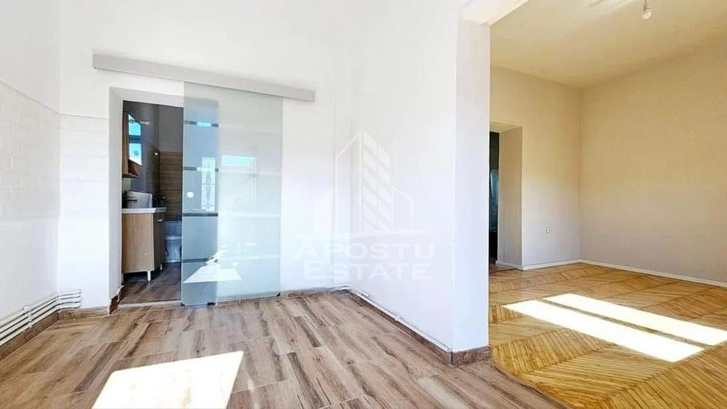 Apartament cu 2 camere, 90 mp construiti, Zona Centrala