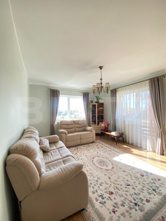 Apartament cu 3 camere și 2 băi, decomandat cu 104 mp în