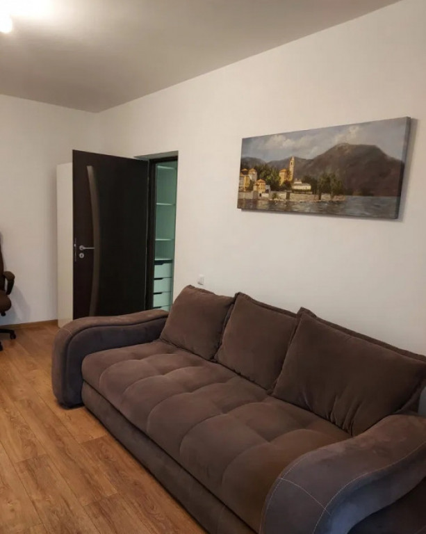Apt. 2 camere decomandat, Valea Lupului, etajul 1 din 2, loc