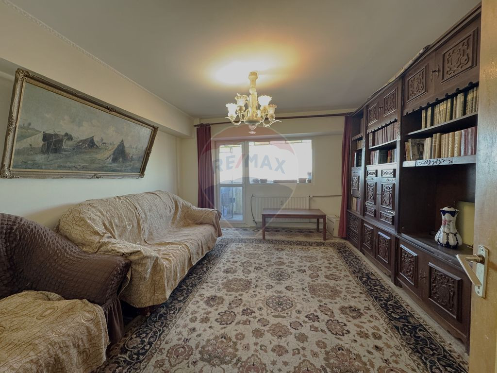 Apartament 3 camere I de renovat - Sos Colentina, Mol Col...