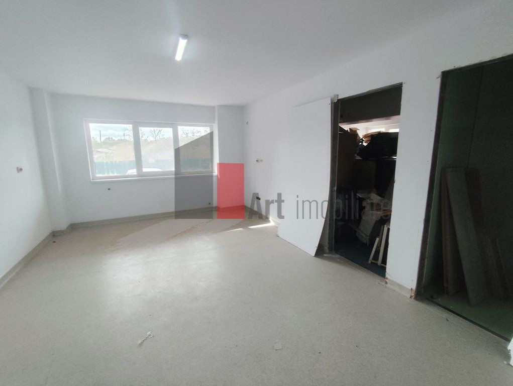 Apartament cu 3 camere de vanzare in Confort City