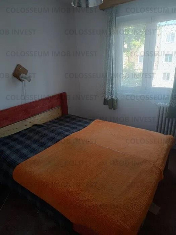 Apartament 2 camere, semidecomandat - zona Florilor