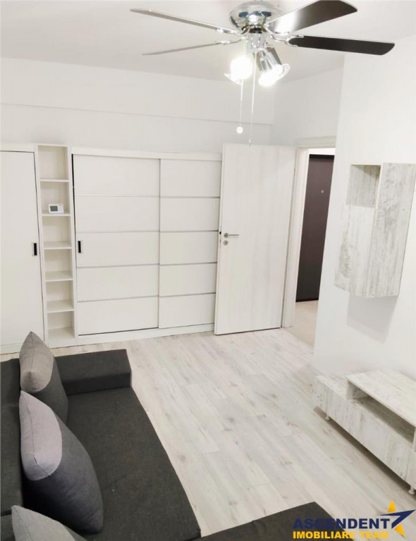 Apartament doua camere, decomandat, proximitate Coresi, T