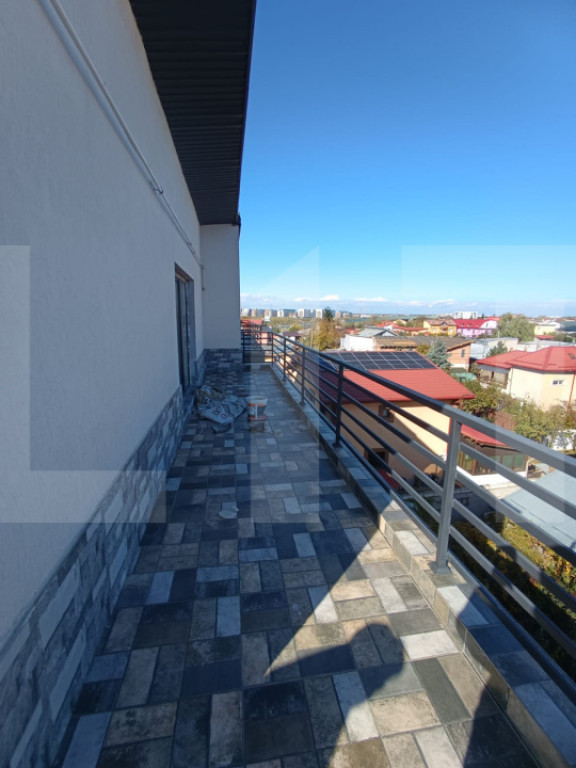 Apartament cu 3 camere, tip penthouse, 63 mp, zona Rond Gher