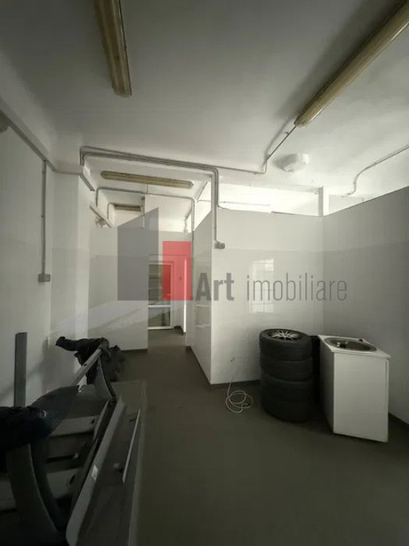 Spatiu comercial de inchiriat (bucatarie, catering, resta...