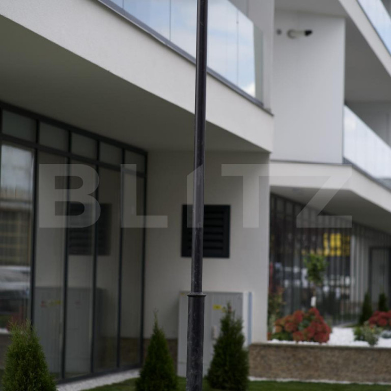 Apartament 3 camere, finisat lux, bloc nou, zona de Sud