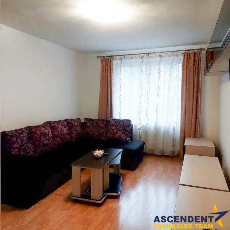 Decomandat, centrala termica, boxa proprie, bloc izolat, Ast