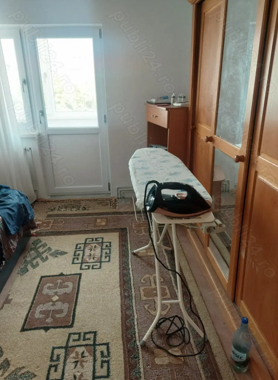 Apartament 3 camere, decomandat - zona Noua