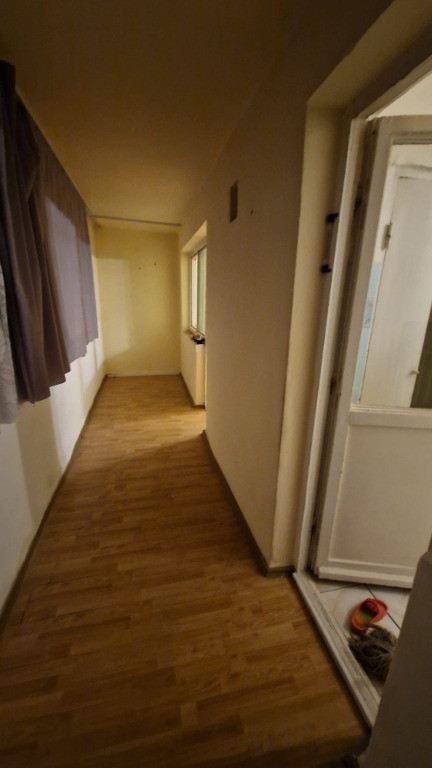 Apartament 2 camere confort 1 Viziru 1 etaj 2/4 Liber
