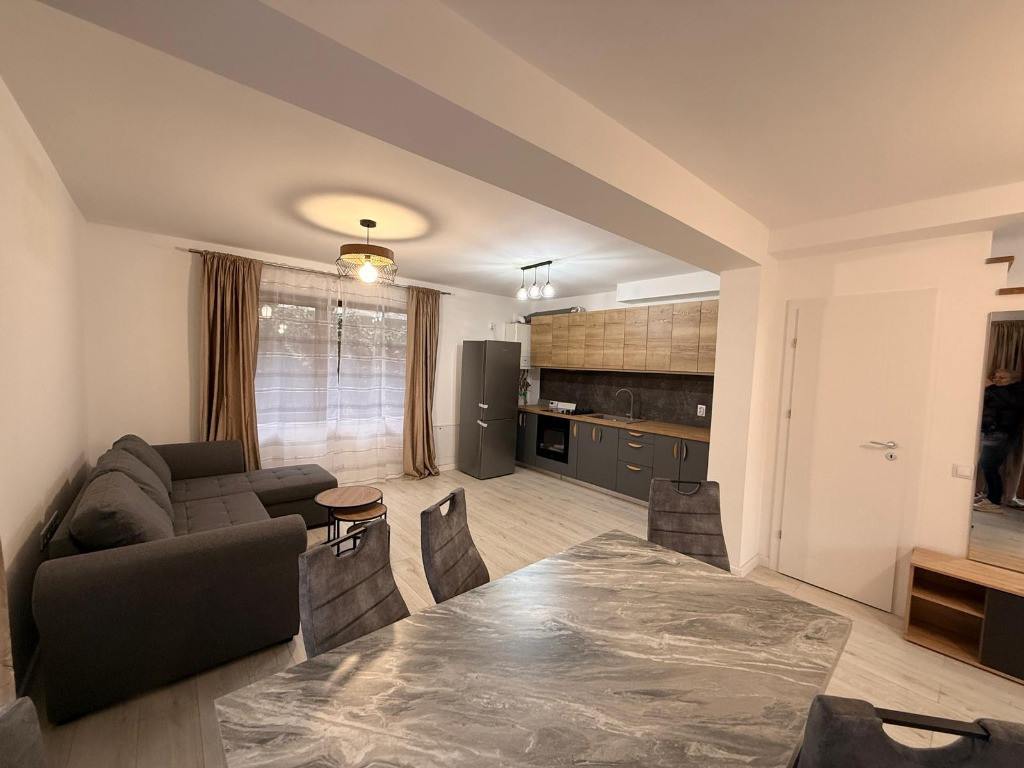 Duplex cu gradina la prima inchiriere zona Eroilor