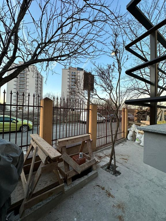 Brancoveanu Oraselul Copiilor 172 mp D+P+E1+M curte 100 mp