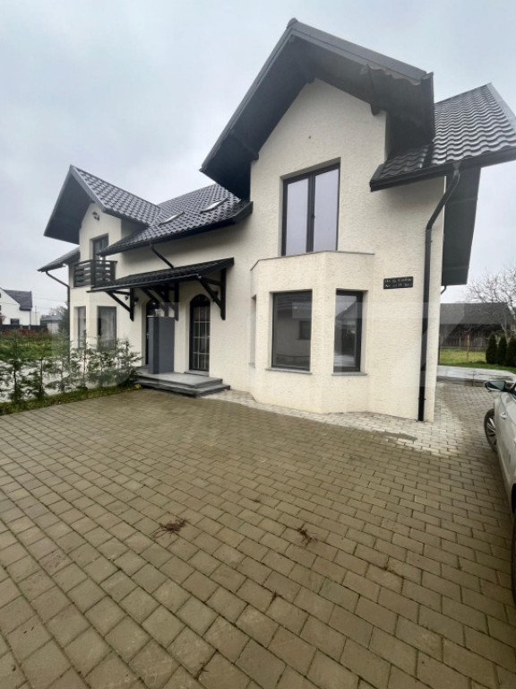 Casa Tip Duplex, Radauti, 110mp+ 260 mp Teren