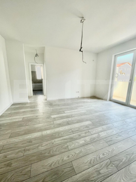 SUPER PRET! Apartament cu 3 camere + balcon, ETAJ 1, 1 loc