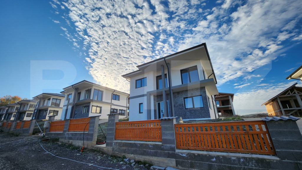 Vila superba cu o panorama deosebita asupra orasului situata