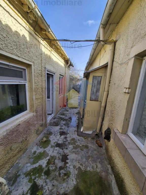 Casa 3 camere, caramida, toate utilitatile, teren 226 mp zon