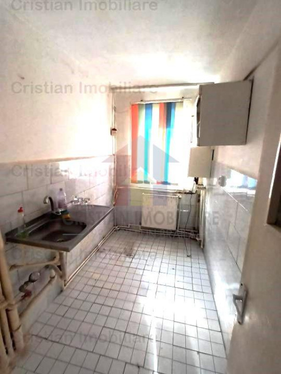 SUPER PRET!! Ap.2 cam, zona obor, conf.2, etaj 3, LIBER