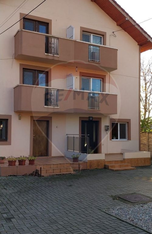 Casă / Vilă cu 5 camere de vânzare în zona Brestei