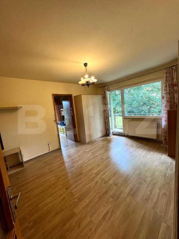 Apartament de vanzare, 3 camere, 65 mp, etaj intermediar, zo