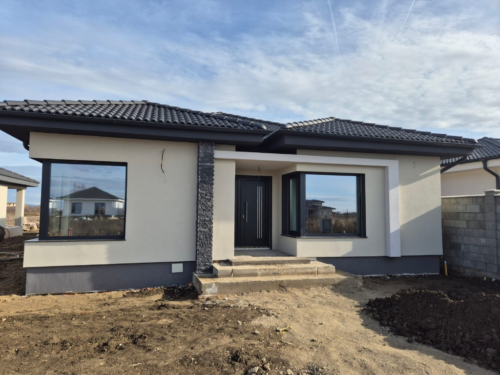 Casă la sol,Via Carmina Arad 130mp utili,materiale premium,comision 0