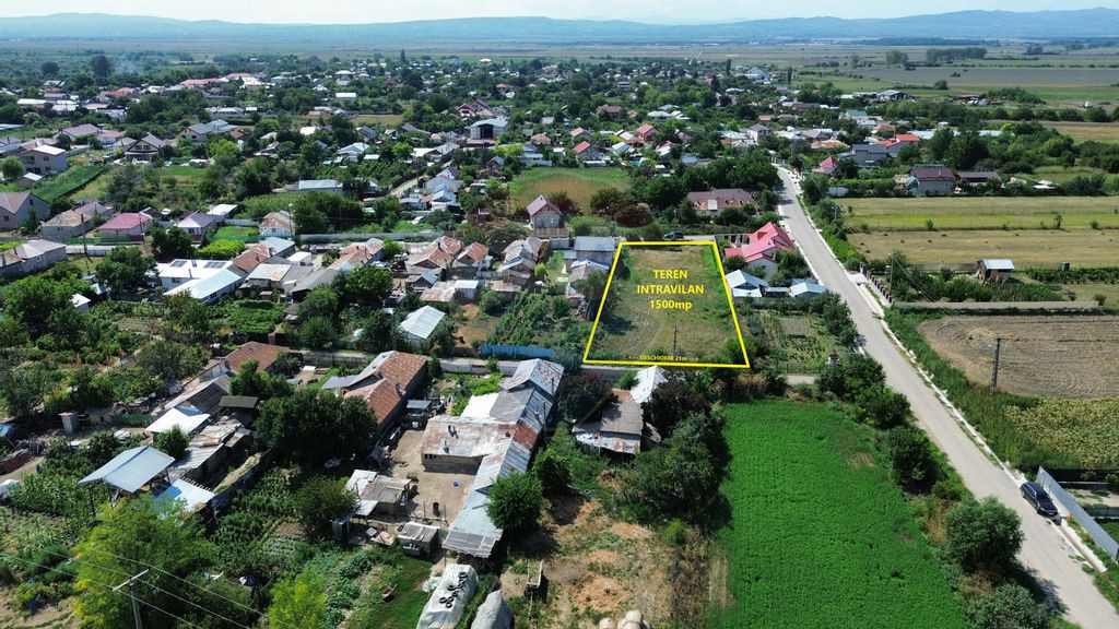 Teren intravilan 1,500mp